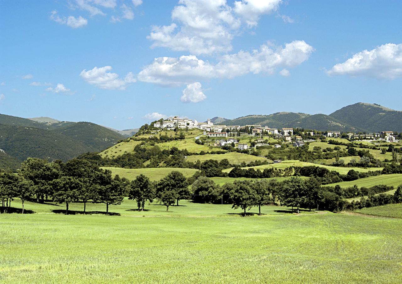 Monteleone di Spoleto, La biga e l’ostello